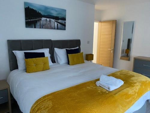 Marieâ€™s Serviced Apartments- 2 Bedroom City Stay, Bedford, 