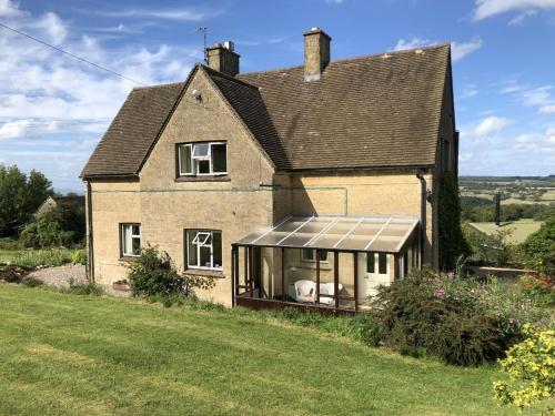 Tranquil 3 Bedroom Farmhouse, Withington, 