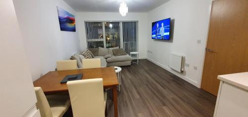 Sterling River View Apartment, Greenhithe 4 With Netflix & Spotify, West Thurrock, 