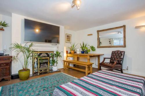 Stylish 2 Bedroom Apartment In Central London With Garden, Islington, 