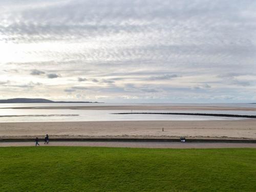 Cwrt Mary Welch, Llanelli, 