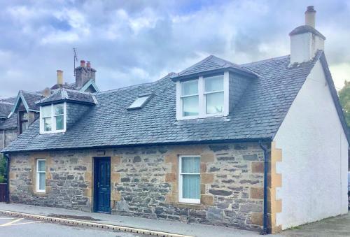 Cute And Cosy 4-bed Cottage In Newtonmore, Newtonmore, 