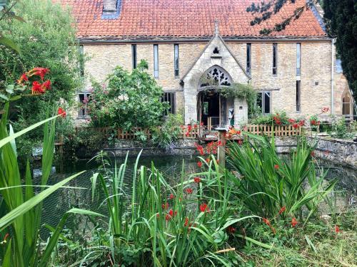 The Hideaway At The Old Barn, Bruton, 