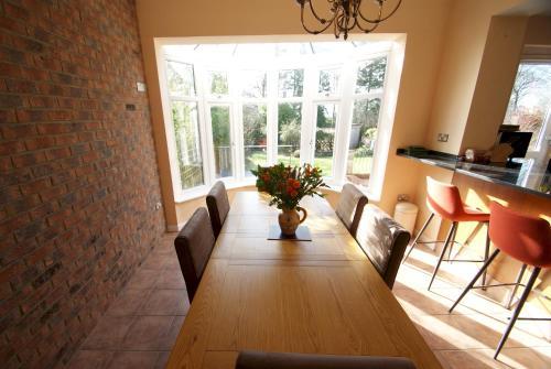 Pass The Keys Large Home With Garden, Balcony & Far-reaching Views, Exeter, 