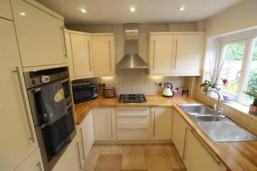 Beautiful House-south Manchester-close To Airport, Timperley, 