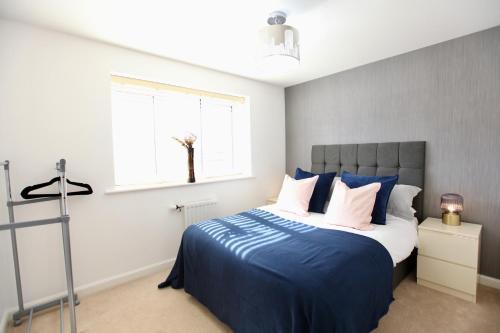 Large Stylish Cambridge House (4br/free Parking), Cambourne, 