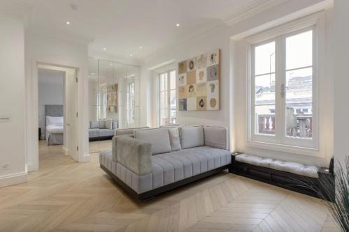 Elegant 1 Bedroom Apartment In South Kensington, Earls Court, 