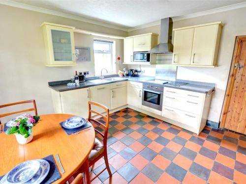 Holiday Home River View, Llanidloes, 