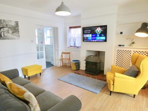 Lyndale House - Exclusive Use, Self Catering, Fpventures Stroud, Stroud, 