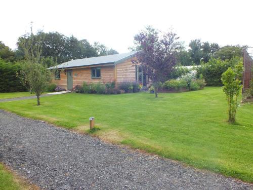 The Potting Shed And The Garden Shed Self Catering, Pensarn, 