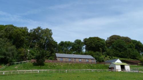 Ysgubor Y Coed, Llantrisant, 