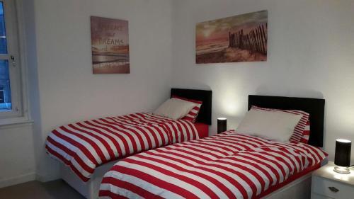 Furnished Apartment Near Holyrood Palace, Edinburgh, 