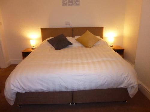 Two Bedroom Apartment, Liverpool, Crosby, 