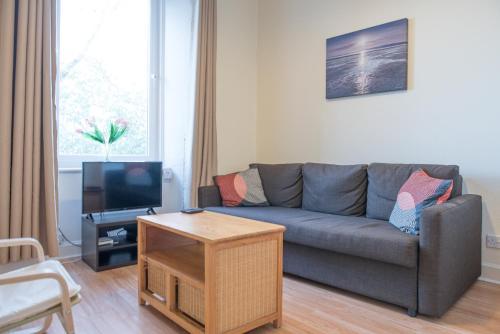 Westfield Road Apartment, Murrayfield, 