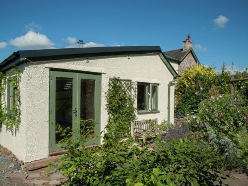 Nice Cottage In Brecon South Wales With Stone Terrace, Talybont on Usk, 