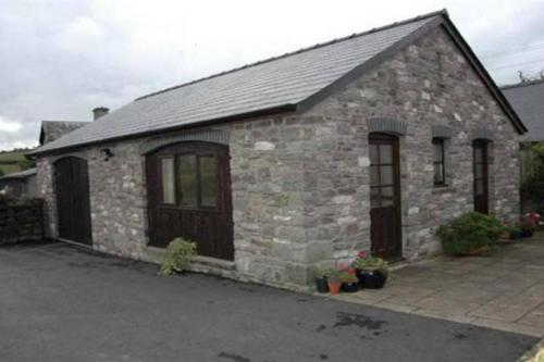 Delightful Cottage In Brecon With Wooden Flooring, Brecon, 