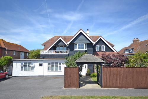 Vincent Lodge, 2 Bed 2 Bath Apartment Holiday Let, Selsey, 