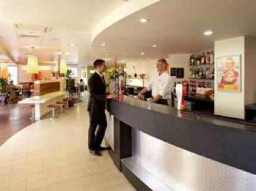 Ibis London Luton Airport, Luton, 