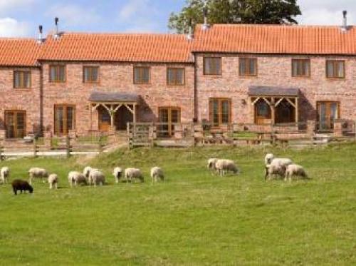 Red House Farm Cottages, Little Weighton, 