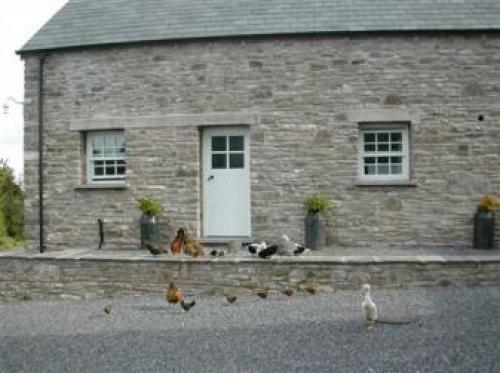 Alltybrain Farm Cottages And Farmhouse B&b, Brecon, 