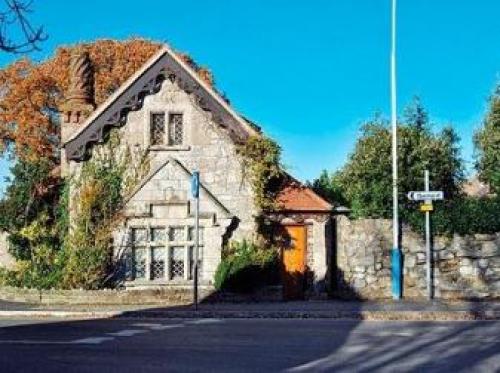 Debourne Lodge, West Cowes, 