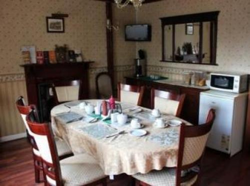 Debden Guest House, Hillingdon, 