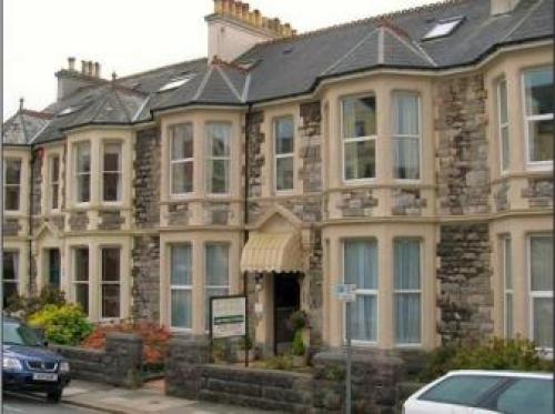 Bright, Spacious And Beautiful Garden Apartment, Plymouth, 